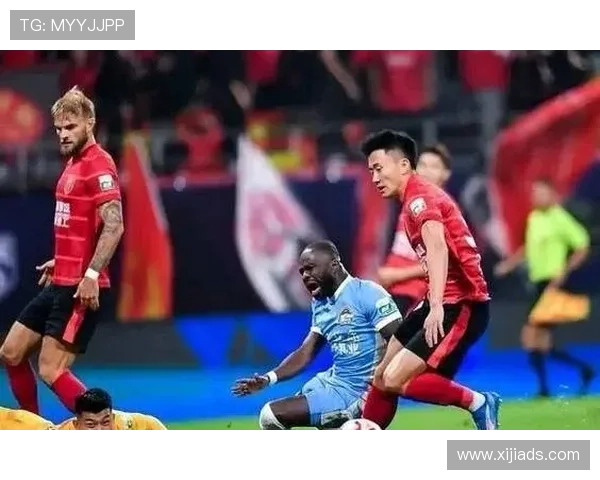 中超激战成都蓉城痛失好局遭河南队逆转反超引发赛场巨大震动